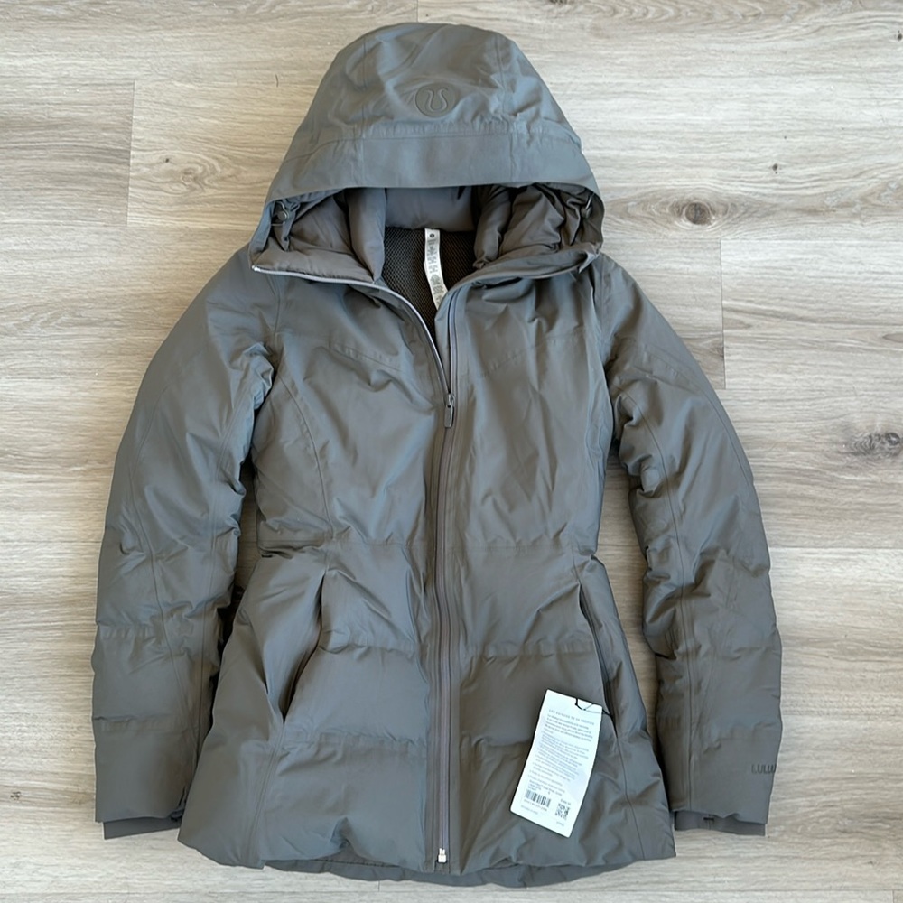 Lululemon StretchSeal Sleet Street Jacket size 4 color nomad